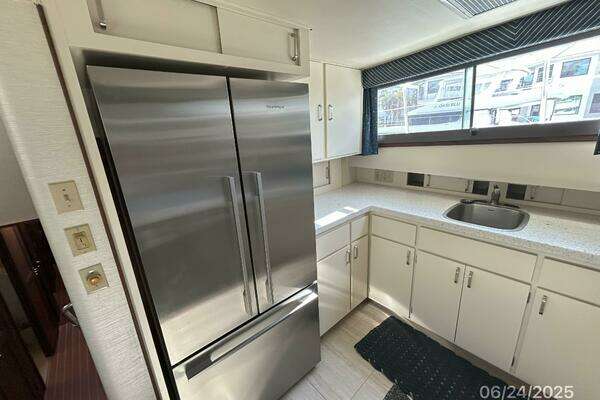 Hatteras CPMY Yacht For Sale