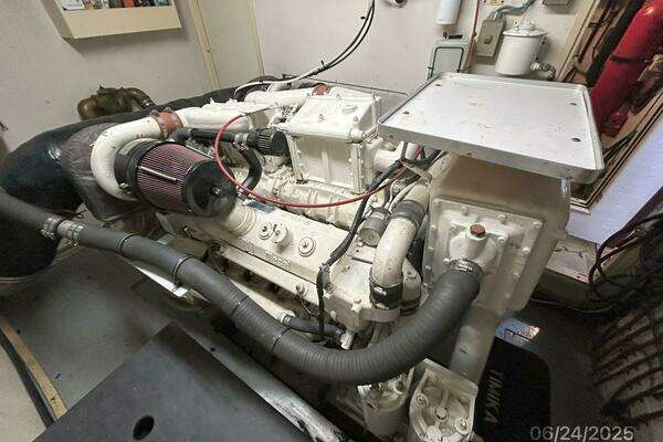 Hatteras CPMY Yacht For Sale