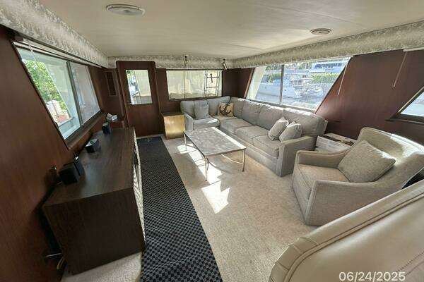 Hatteras CPMY Yacht For Sale