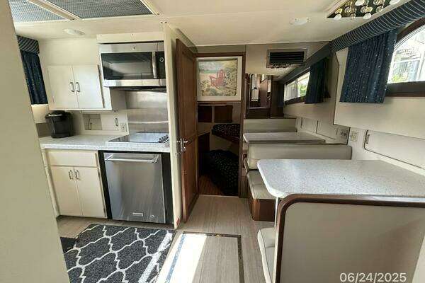 Hatteras CPMY Yacht For Sale