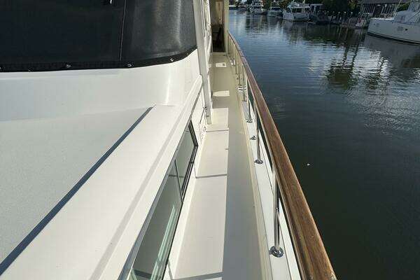 Hatteras CPMY Yacht For Sale