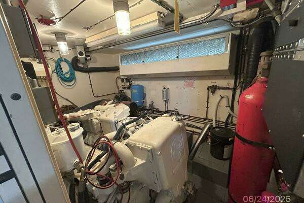 Hatteras CPMY Yacht For Sale