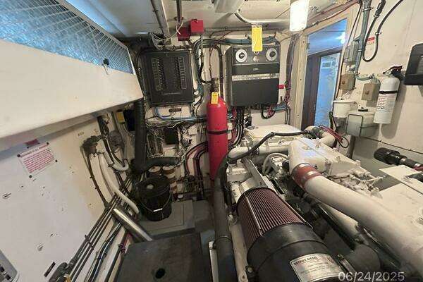 Hatteras CPMY Yacht For Sale