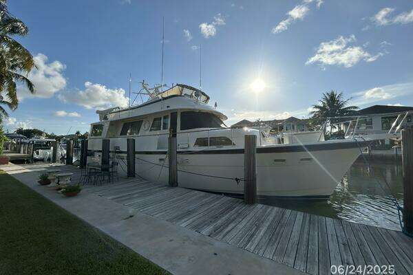 Photo of the 1986 Hatteras CPMY "Great Escape"