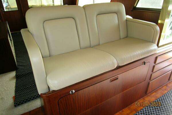 Hatteras CPMY Yacht For Sale