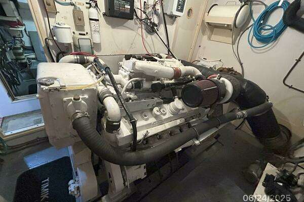 Hatteras CPMY Yacht For Sale