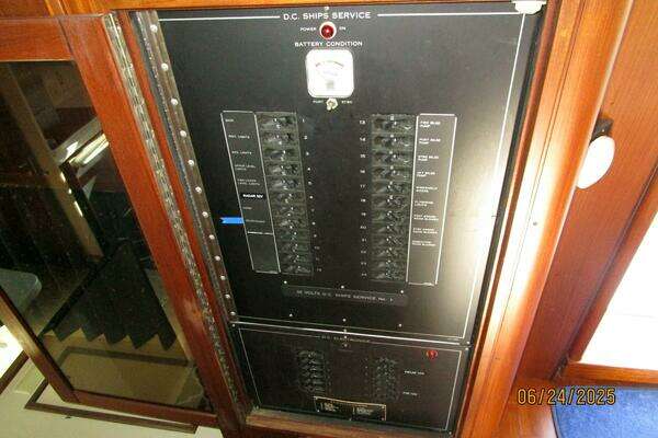 Hatteras CPMY Yacht For Sale
