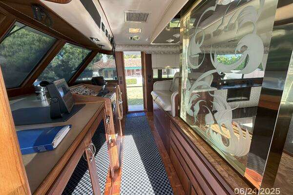 Hatteras CPMY Yacht For Sale
