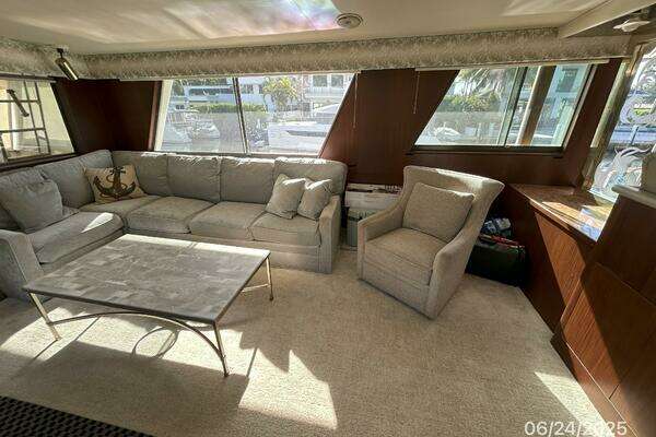 Hatteras CPMY Yacht For Sale