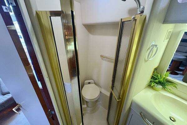 Sea Ray 500 Sundancer Yacht For Sale