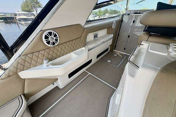 Sea Ray 500 Sundancer Yacht For Sale