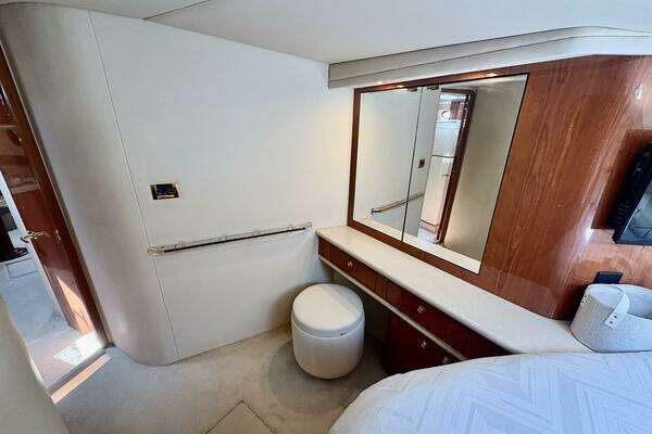 Sea Ray 500 Sundancer Yacht For Sale