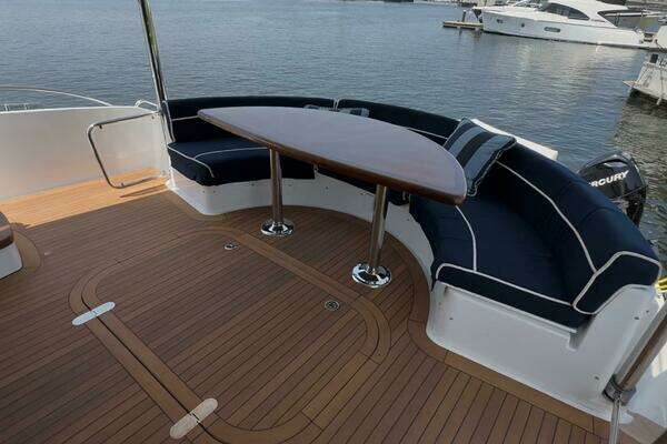 Hatteras 60 Motor Yacht Yacht For Sale
