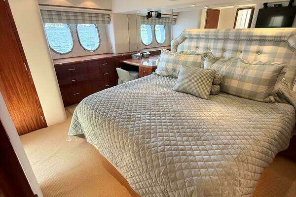 Hatteras 60 Motor Yacht Yacht For Sale