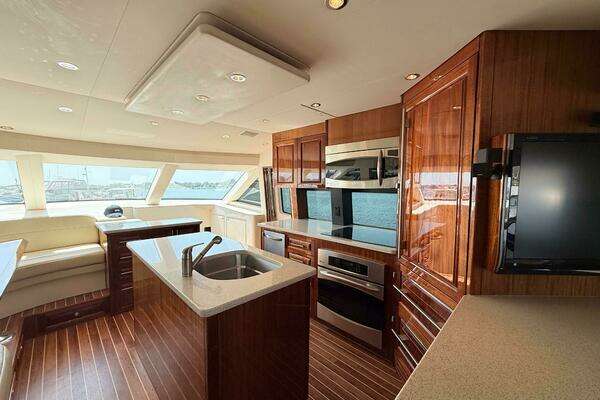 Hatteras 60 Motor Yacht Yacht For Sale
