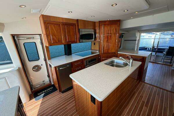 Hatteras 60 Motor Yacht Yacht For Sale