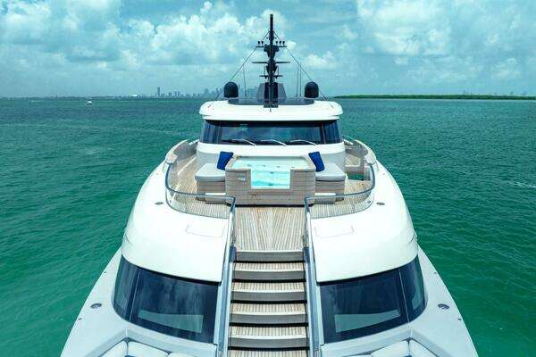 Sanlorenzo SD96 Yacht For Sale