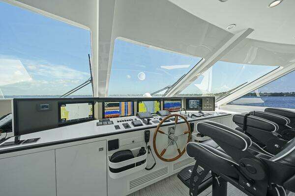 Hargrave Skylounge Yacht For Sale