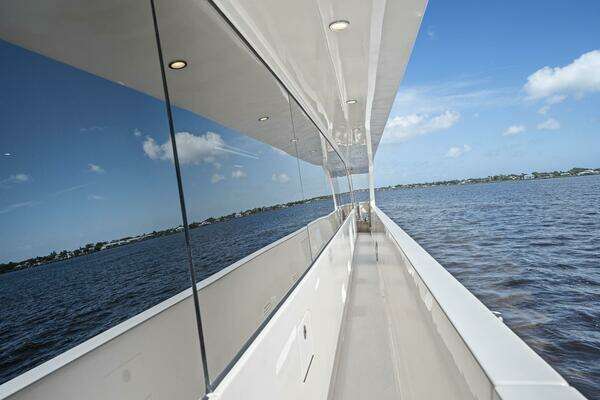 Hargrave Skylounge Yacht For Sale
