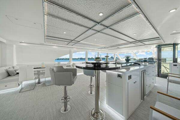 Hargrave Skylounge Yacht For Sale