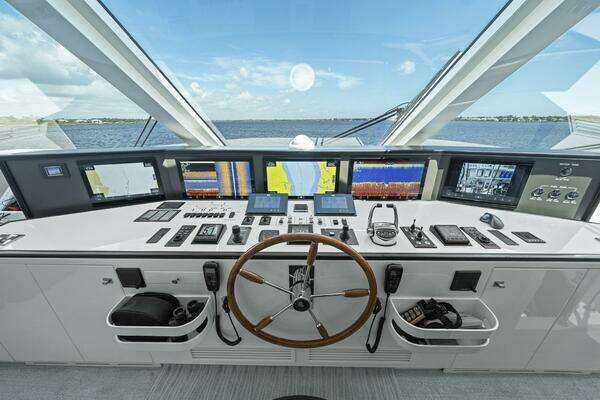 Hargrave Skylounge Yacht For Sale