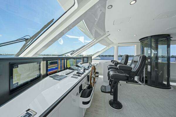 Hargrave Skylounge Yacht For Sale