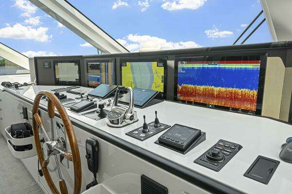 Hargrave Skylounge Yacht For Sale