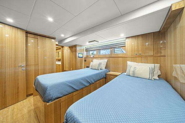 Hargrave Skylounge Yacht For Sale