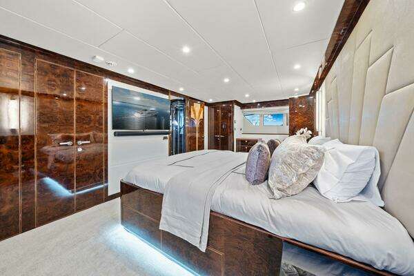 Hargrave Skylounge Yacht For Sale