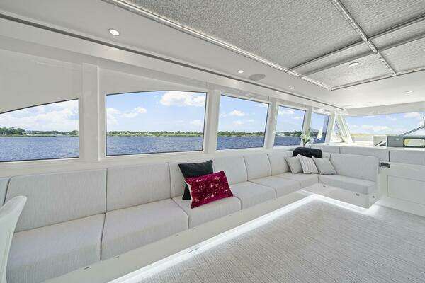 Hargrave Skylounge Yacht For Sale
