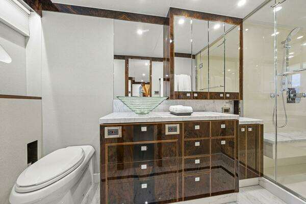 Hargrave Skylounge Yacht For Sale