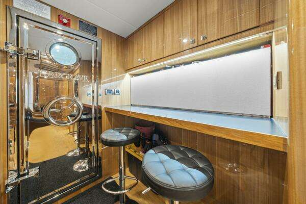 Hargrave Skylounge Yacht For Sale