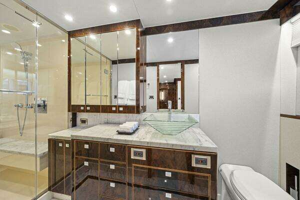 Hargrave Skylounge Yacht For Sale