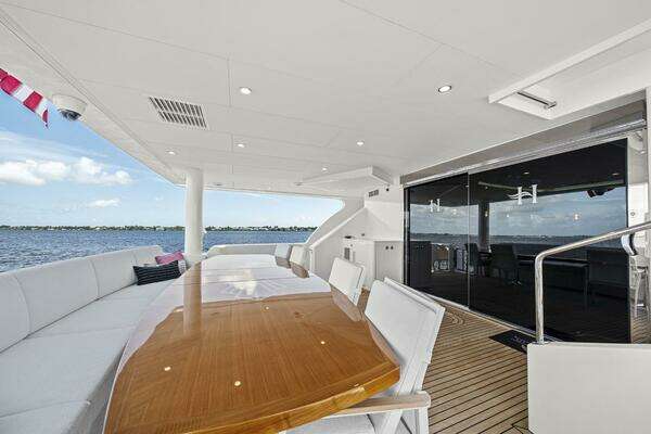Hargrave Skylounge Yacht For Sale
