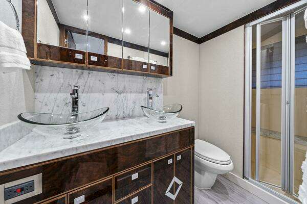 Hargrave Skylounge Yacht For Sale