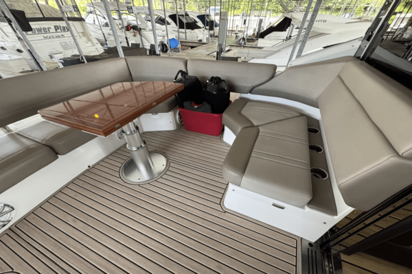 Regal 53 SPORT COUPE Yacht For Sale