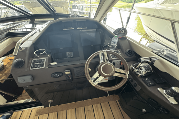 Regal 53 SPORT COUPE Yacht For Sale