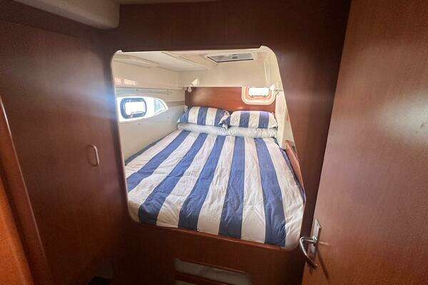 Leonard 38 Yacht For Sale
