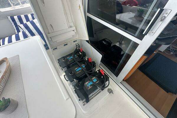 Leonard 38 Yacht For Sale