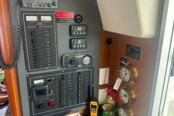Leonard 38 Yacht For Sale