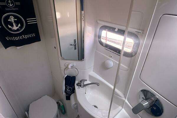 Leonard 38 Yacht For Sale