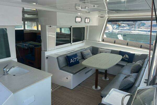 Beneteau Lagoon 500 Yacht For Sale