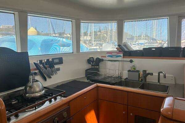 Beneteau Lagoon 500 Yacht For Sale