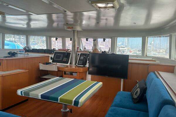 Beneteau Lagoon 500 Yacht For Sale