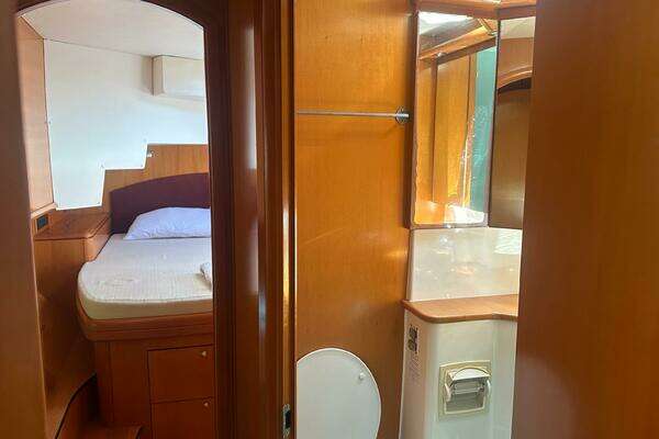 Beneteau Lagoon 500 Yacht For Sale