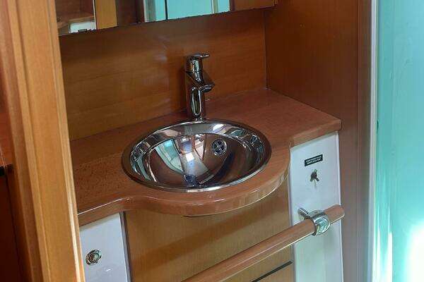 Beneteau Lagoon 500 Yacht For Sale