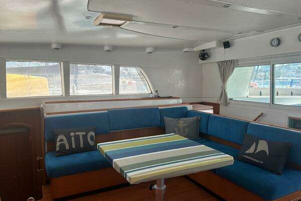 Beneteau Lagoon 500 Yacht For Sale