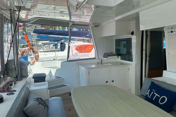 Beneteau Lagoon 500 Yacht For Sale