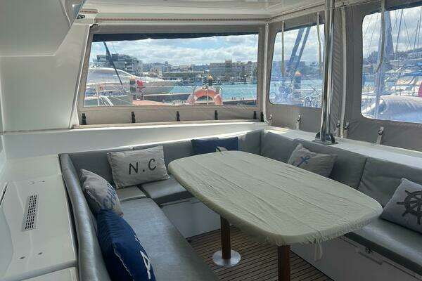 Beneteau Lagoon 500 Yacht For Sale