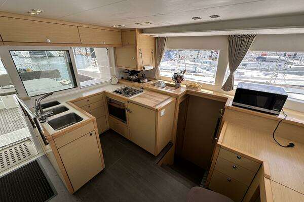 Lagoon 450 Yacht For Sale